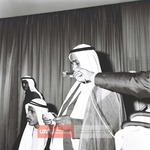 1972_المغفور له (بإذن الله) الشيخ زايد يفتتح الدورة الاولى لمجلس الشورى الاتحادي