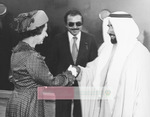 المغفور له بإذن الله الشيخ زايد بن سلطان آل نهيان و سمو الملكة إليزابيث ومعالي زكي نسيبة في عام 1979.