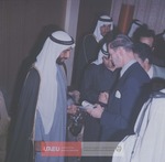 رئيس الدولة المغفور له (بإذن الله) الشيخ زايد يفتتح مؤتمر الصقور الدولي