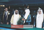 1990_الشيخ زايد يرعى حفل تخرج الدفعة العاشرة بجامعة الإمارات العربية المتحدة